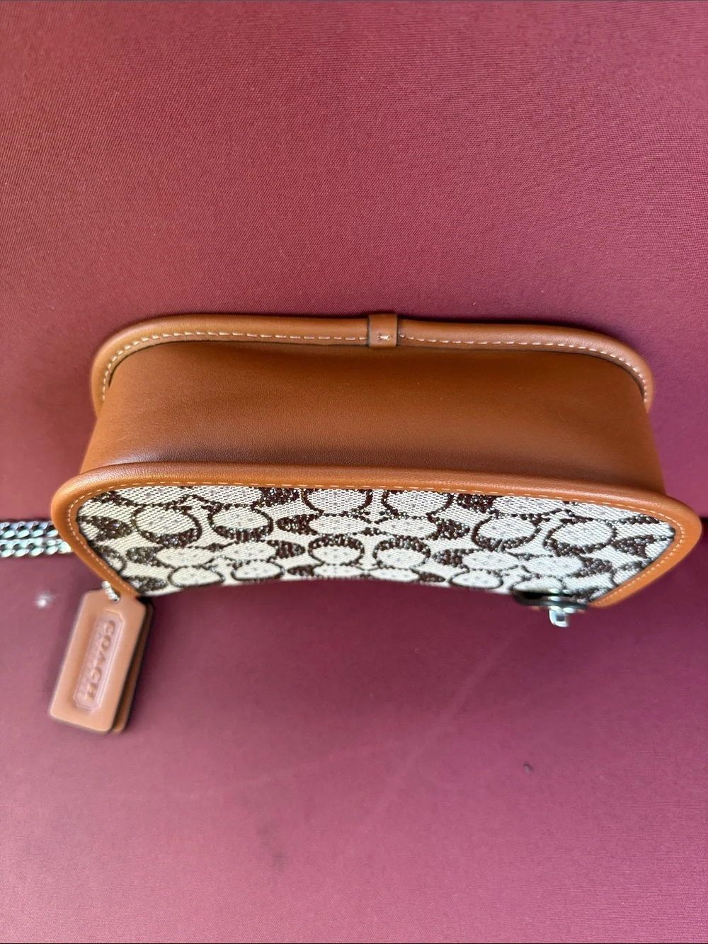 NEW. COACH Swinger Bag 20 With Chain In Crystal Signature
Jacquard Shoulder Bag - Picture 3 of 5